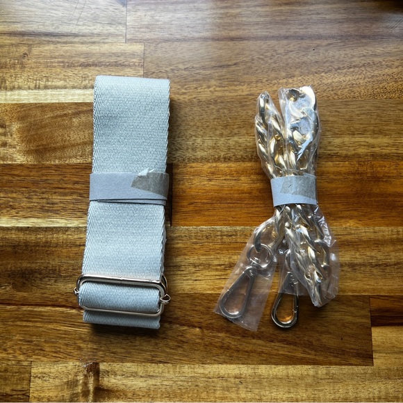 Shiraleah Crossbody or Shoulder Clutch Ivory Puffer with Gold Accents - Picture 9 of 10